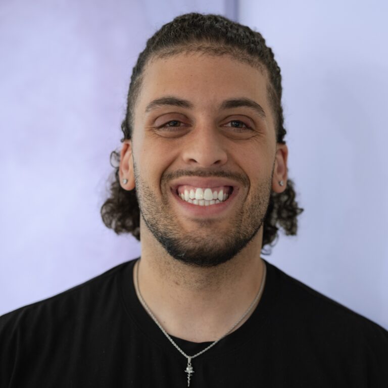 Headshot of Gavin Bell